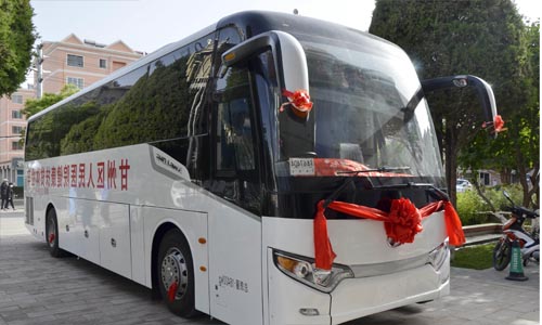 金龙9米体检车